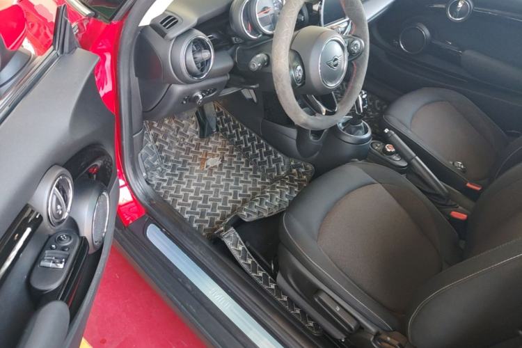 Used MINI 2020 1.5T ONE PLUS Driver Seat