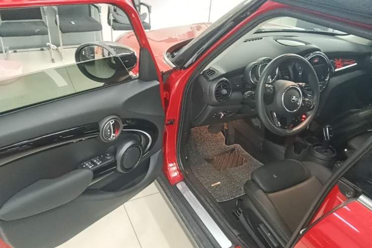 Used MINI 2020 1.5T COOPER Classic Edition Five-Door Version Driver Seat