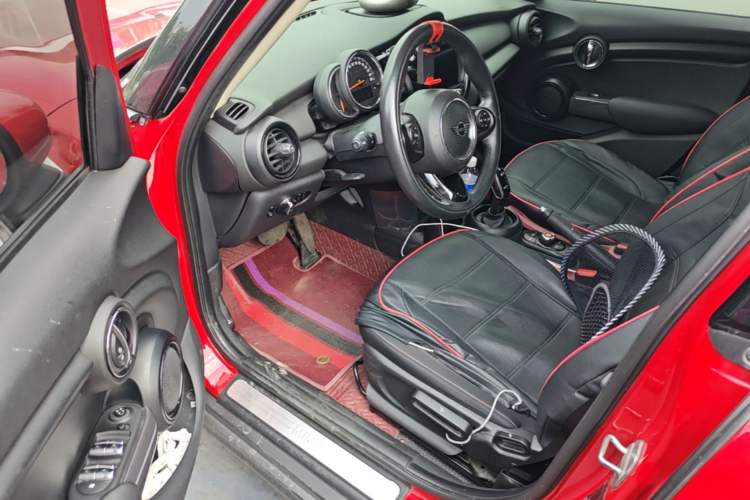 Used MINI 2020 1.5T ONE Five-Door Edition Driver Seat