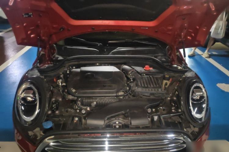 Used MINI 2020 1.5T COOPER Three-Door Midnight Red Limited Edition Engine Bay