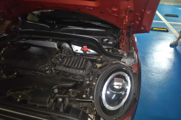Used MINI 2020 1.5T COOPER Three-Door Midnight Red Limited Edition Engine Bay Left