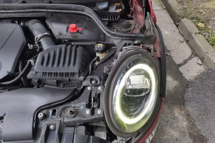 Used MINI 2020 1.5T COOPER Three-Door Midnight Red Limited Edition Engine Bay Left