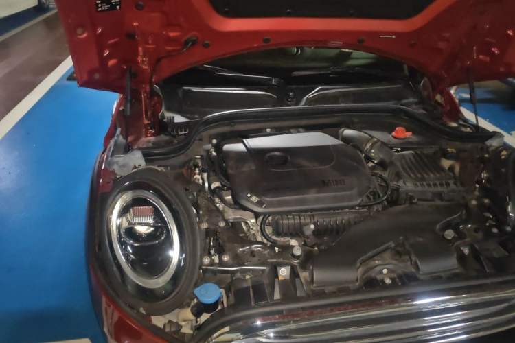 Used MINI 2020 1.5T COOPER Three-Door Midnight Red Limited Edition Engine Bay Right