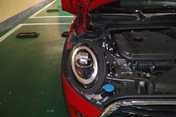 Used MINI 2020 1.5T COOPER Classic Edition Five-Door Version Engine Bay Right