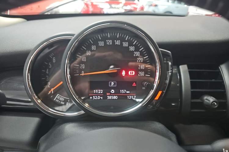 Used MINI 2020 1.5T COOPER Five-Door Midnight Red Limited Edition Instrument Cluster