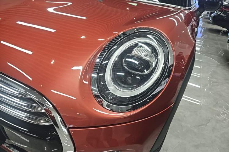 Used MINI 2020 1.5T COOPER Five-Door Midnight Red Limited Edition Left Front Headlight