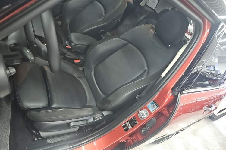 Used MINI 2020 1.5T COOPER Five-Door Midnight Red Limited Edition Left Front Seat