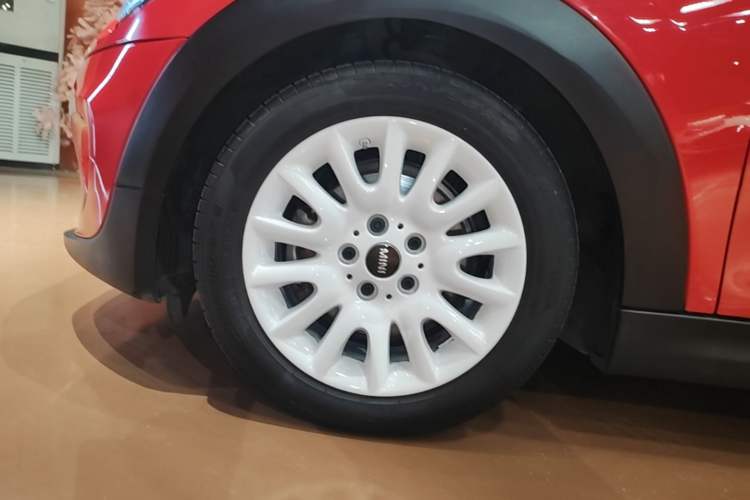Used MINI 2020 1.5T ONE PLUS Left Front Wheel Hub