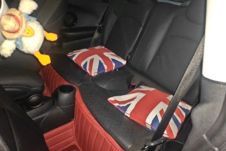 Used MINI 2020 1.5T COOPER Three-Door Midnight Red Limited Edition Left Rear Seat