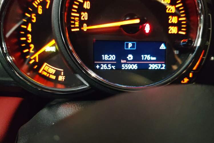Used MINI 2020 1.5T COOPER Classic Edition Five-Door Version Odometer Close Up