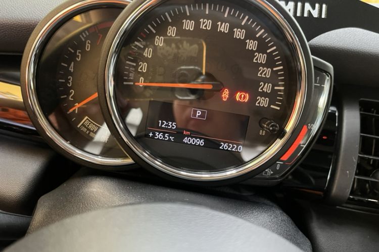 Used MINI 2020 1.5T ONE PLUS Odometer Close Up