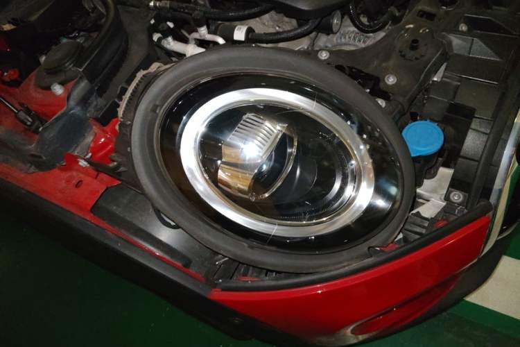 Used MINI 2020 1.5T COOPER Classic Edition Five-Door Version Right Front Headlight
