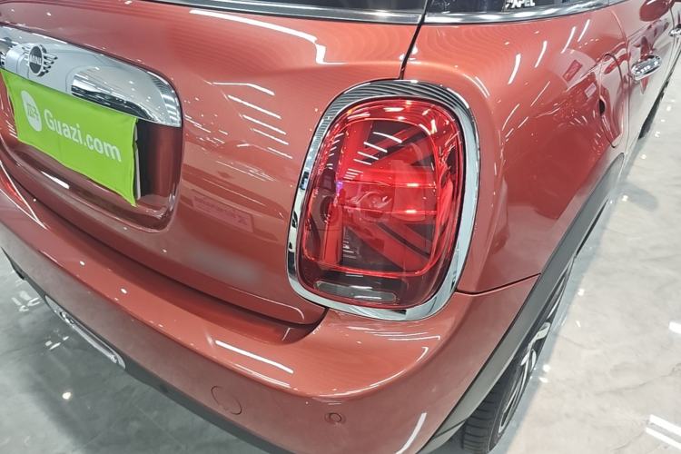 Used MINI 2020 1.5T COOPER Five-Door Midnight Red Limited Edition Right Rear Taillight