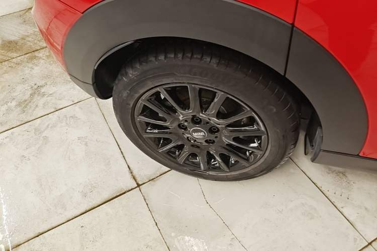 Used MINI 2020 1.5T ONE PLUS Five-Door Edition Right Rear Wheel Hub