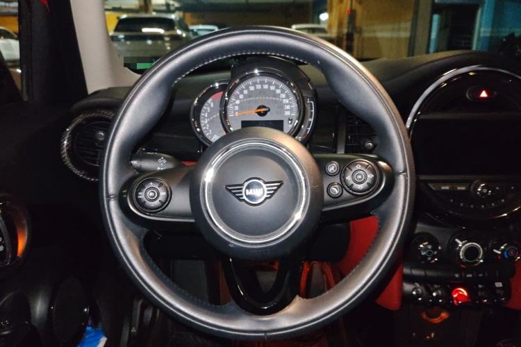 Used MINI 2020 1.5T COOPER Classic Edition Five-Door Version Steering Wheel