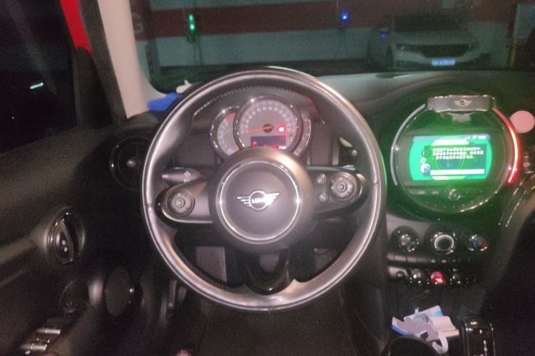 Used MINI 2020 1.5T ONE Five-Door Edition Steering Wheel