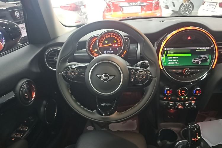 Used MINI 2020 1.5T COOPER Five-Door Midnight Red Limited Edition Steering Wheel