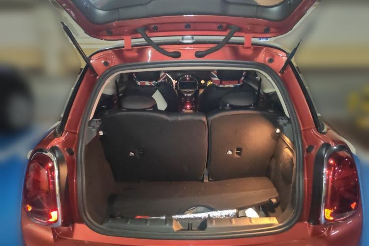 Used MINI 2020 1.5T COOPER Three-Door Midnight Red Limited Edition Trunk