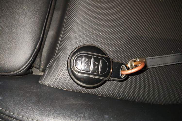 Used MINI 2020 1.5T COOPER Classic Edition Five-Door Version Vehicle Key