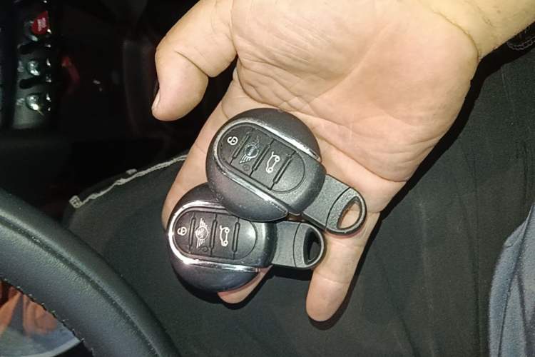 Used MINI 2020 1.5T COOPER Classic Edition Five-Door Version Vehicle Key