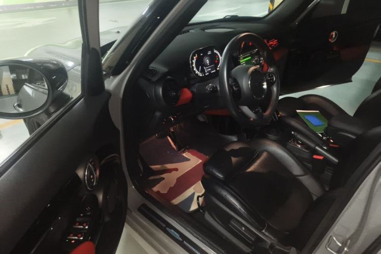 Used MINI 2020 1.5T COOPER Racing Edition Five-Door Version Driver Seat