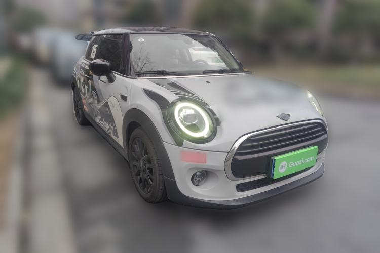 Used MINI 2020 1.5T COOPER Classic Edition Front Right 45 Deg
