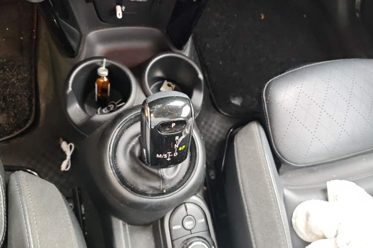 Used MINI 2020 1.5T COOPER Artist Gear Lever