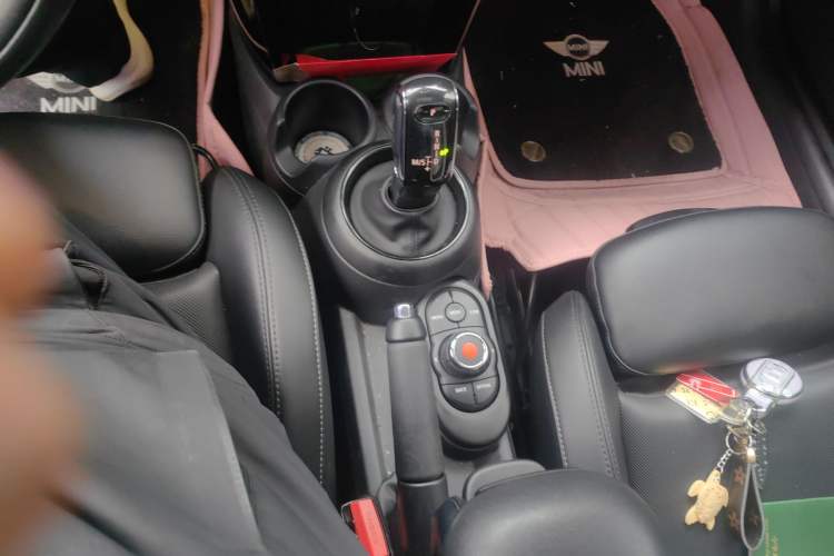 Used MINI 2020 1.5T COOPER Classic Edition Gear Lever