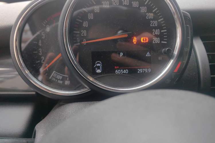 Used MINI 2020 1.5T COOPER Classic Edition Odometer Close Up