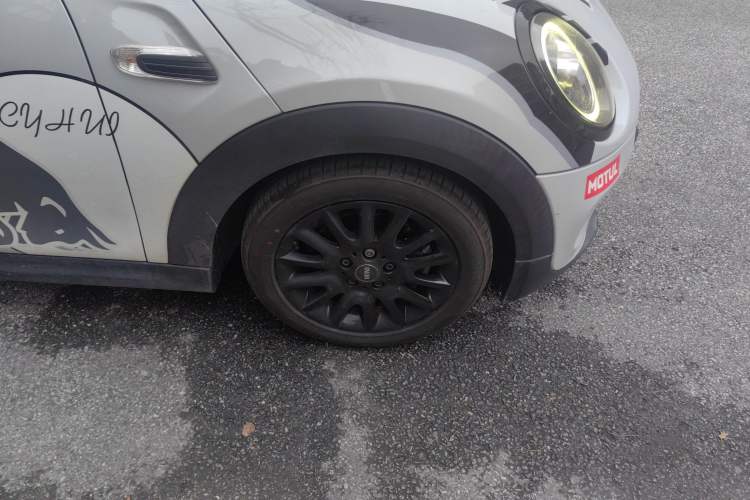 Used MINI 2020 1.5T COOPER Classic Edition Right Front Wheel Hub