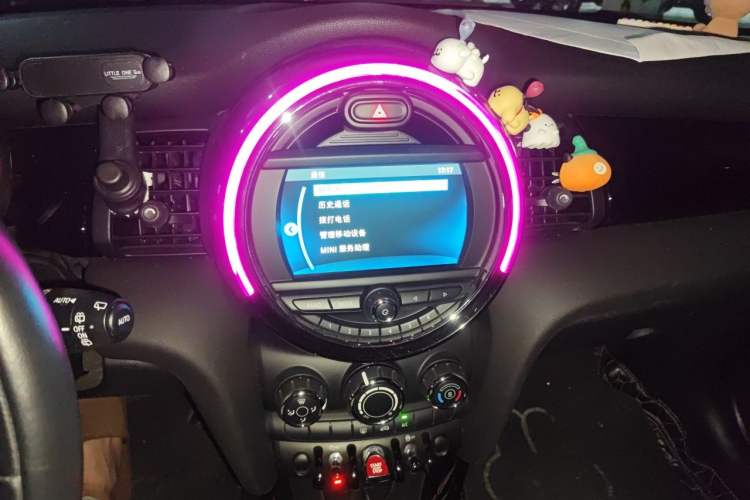 Used MINI 2020 1.5T ONE PLUS Five-Door Edition Audio And AC Panel