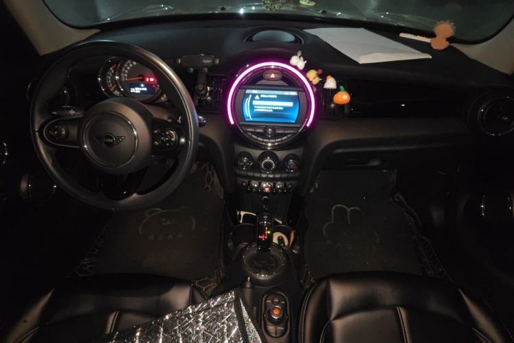 Used MINI 2020 1.5T ONE PLUS Five-Door Edition Center Console