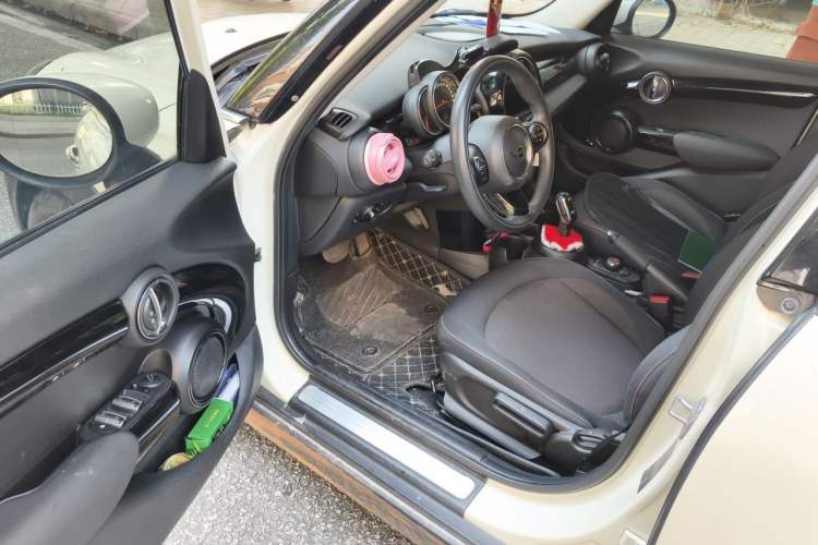 Used MINI 2020 1.5T ONE PLUS Five-Door Edition Driver Seat