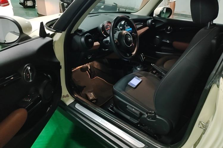 Used MINI 2020 1.5T ONE PLUS Driver Seat