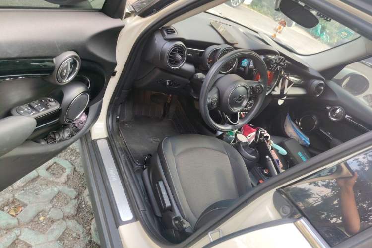 Used MINI 2020 1.5T ONE PLUS Five-Door Edition Driver Seat
