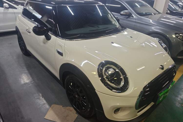Used MINI 2020 1.5T COOPER Classic Edition Front Right 45 Deg
