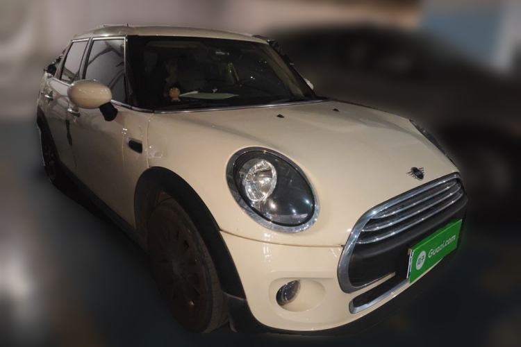 Used MINI 2020 1.5T ONE PLUS Five-Door Edition Front Right 45 Deg