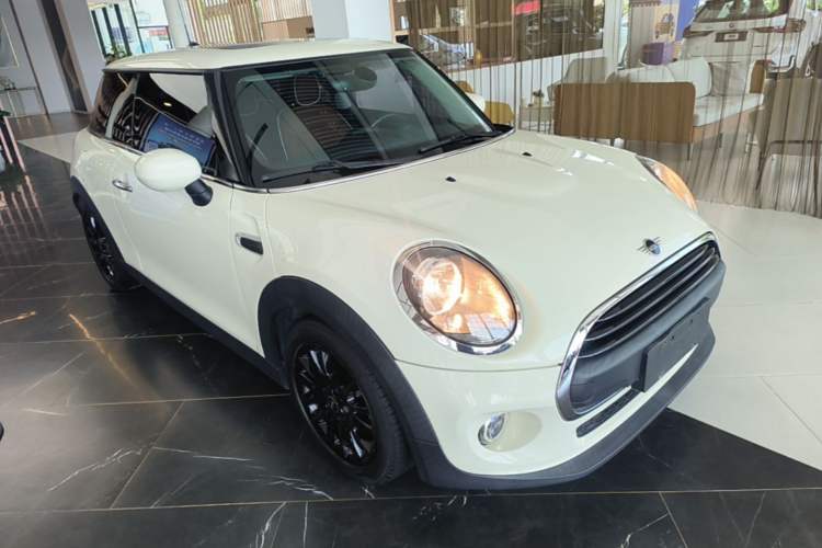 Used MINI 2020 1.5T ONE PLUS Front Right 45 Deg