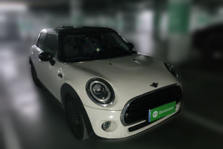 Used MINI 2020 1.5T COOPER Classic Edition Five-Door Version Front Right 45 Deg