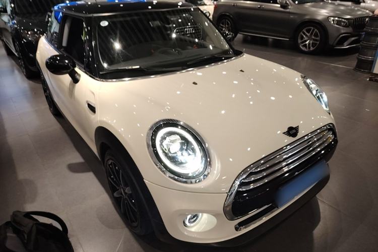 Used MINI 2020 1.5T COOPER Artist Front Right 45 Deg