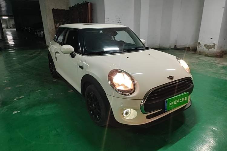 Used MINI 2020 1.5T ONE PLUS Front Right 45 Deg