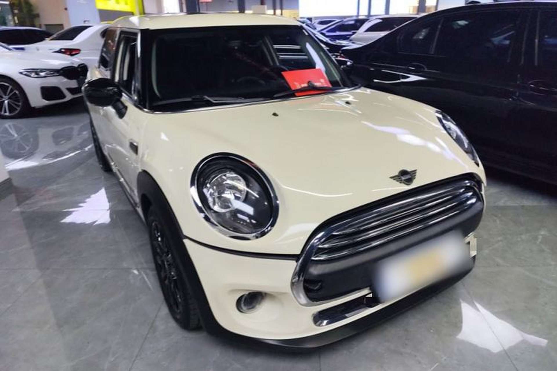 Used MINI 2020 1.5T ONE PLUS Five-Door Edition Front Right 45 Deg