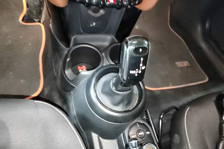 Used MINI 2020 1.5T ONE PLUS Gear Lever