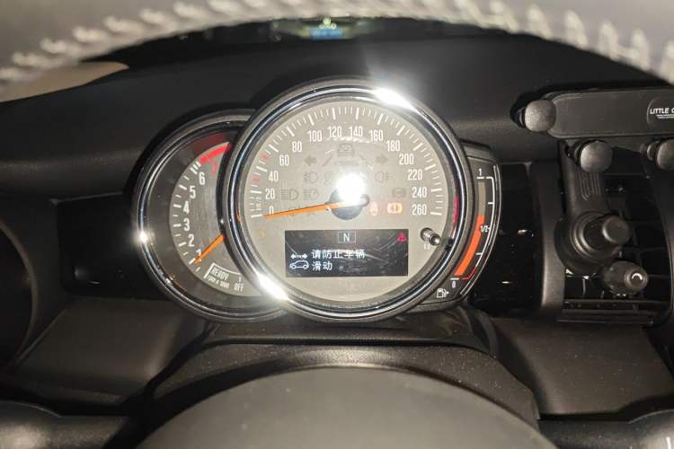 Used MINI 2020 1.5T ONE PLUS Five-Door Edition Instrument Cluster