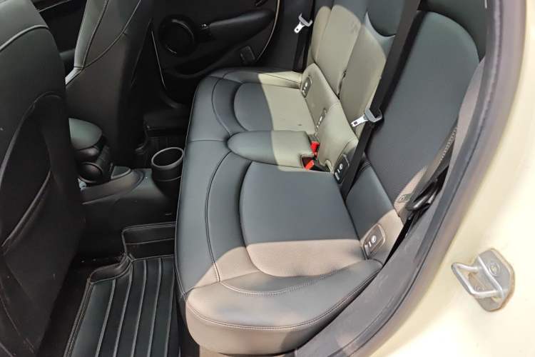 Used MINI 2020 1.5T COOPER Classic Edition Five-Door Version Interior 4