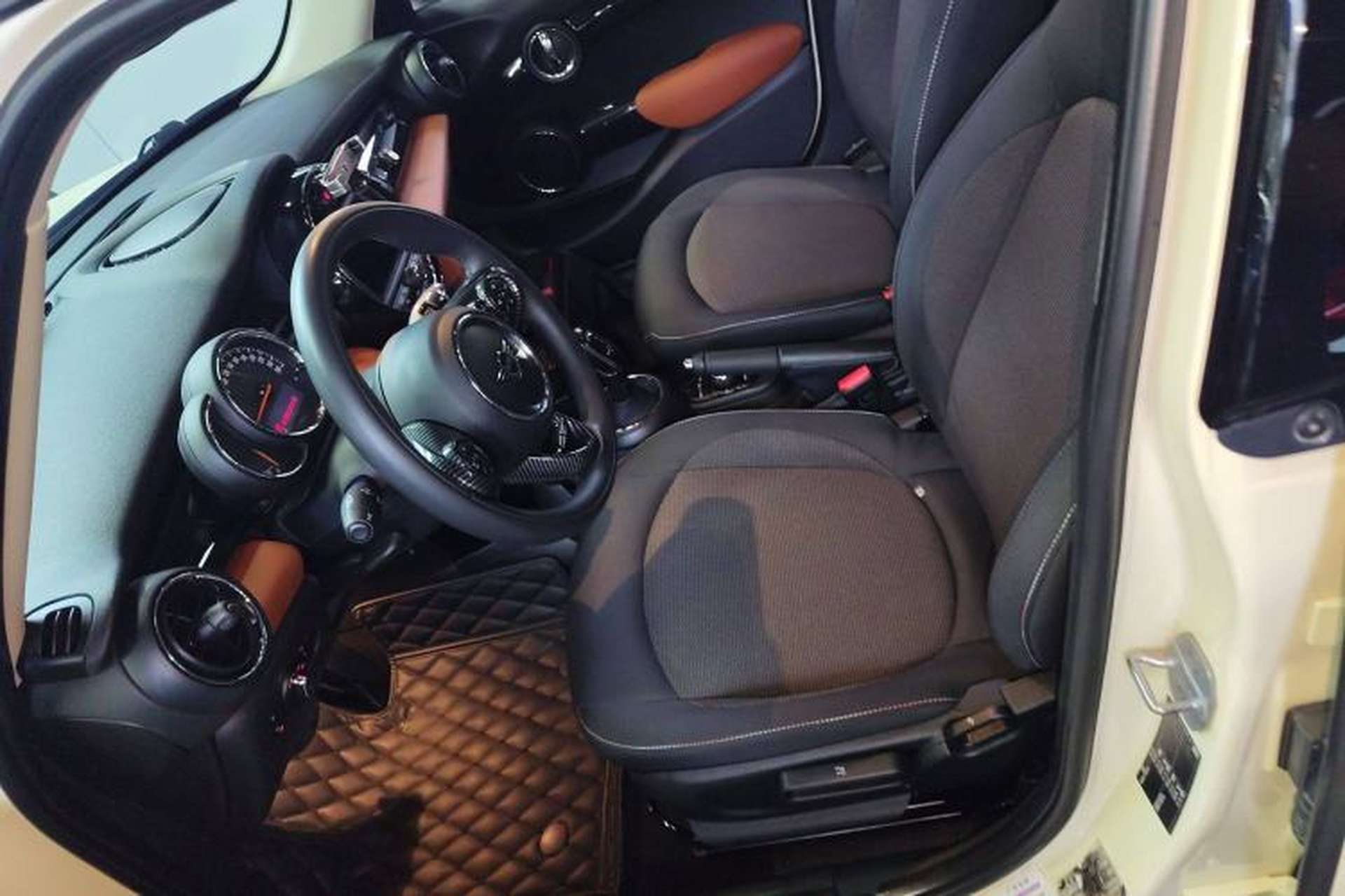 Used MINI 2020 1.5T ONE PLUS Five-Door Edition Left Front Seat