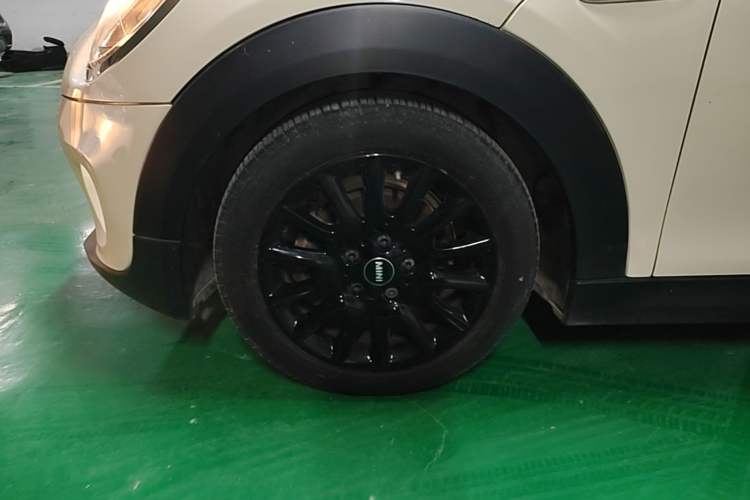 Used MINI 2020 1.5T ONE PLUS Left Front Wheel Hub