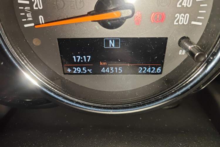 Used MINI 2020 1.5T ONE PLUS Five-Door Edition Odometer Close Up