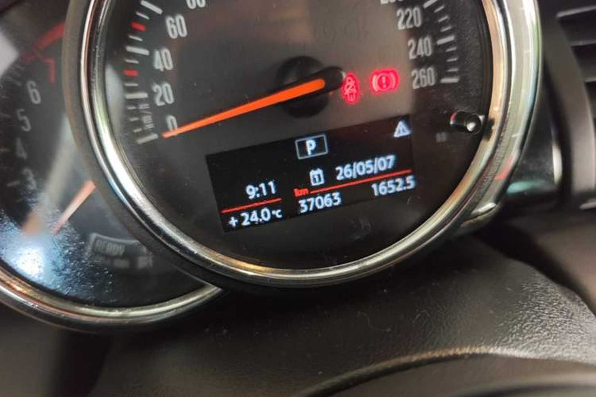 Used MINI 2020 1.5T ONE PLUS Odometer Close Up