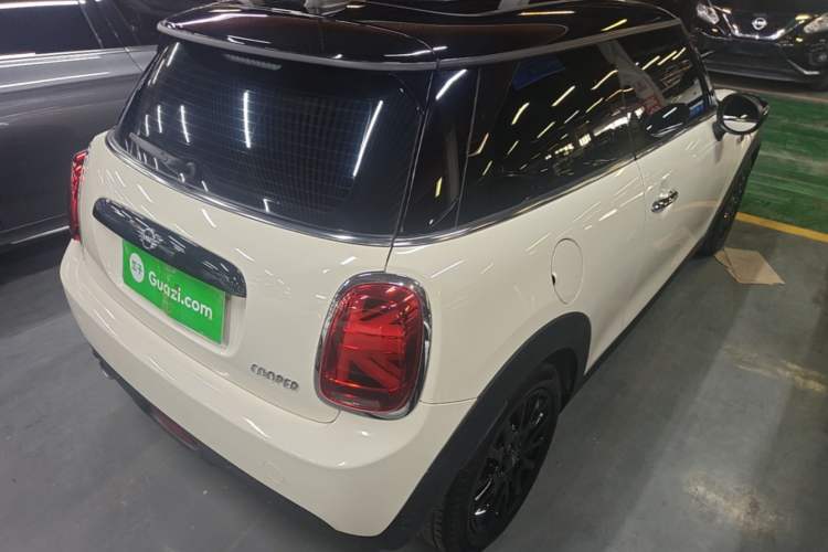 Used MINI 2020 1.5T COOPER Classic Edition Rear Right 45 Deg